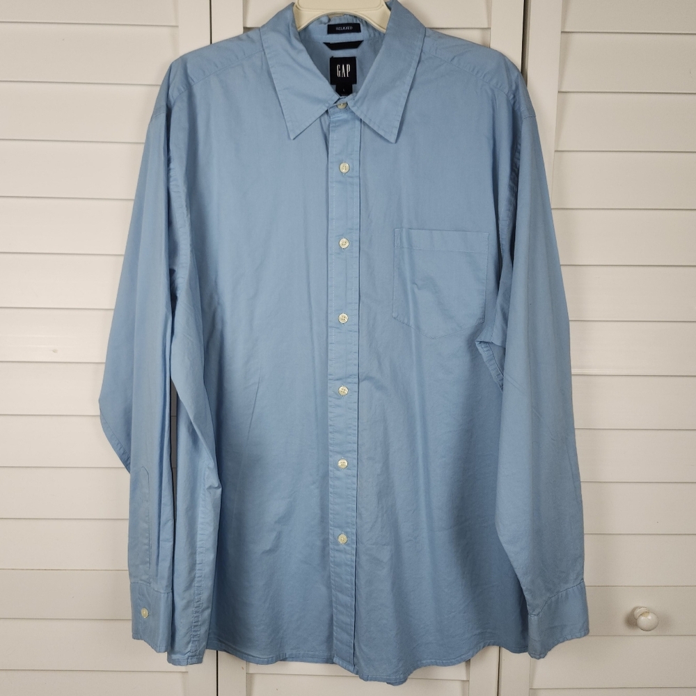 GAP Men’s Relaxed Fit Button Down Shirt L (42-44) 💙 Blue Classic Everyday Style